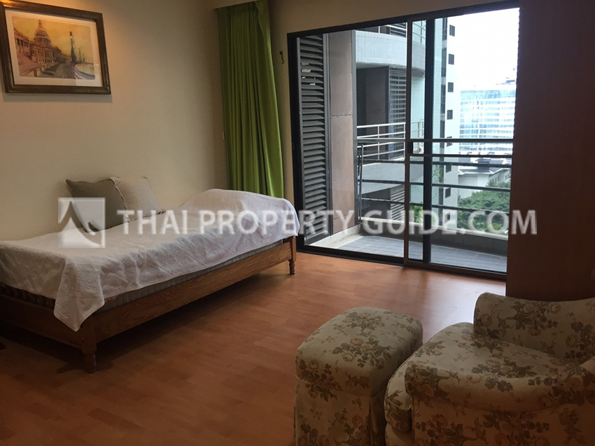 Condominium in Ploenchit 
