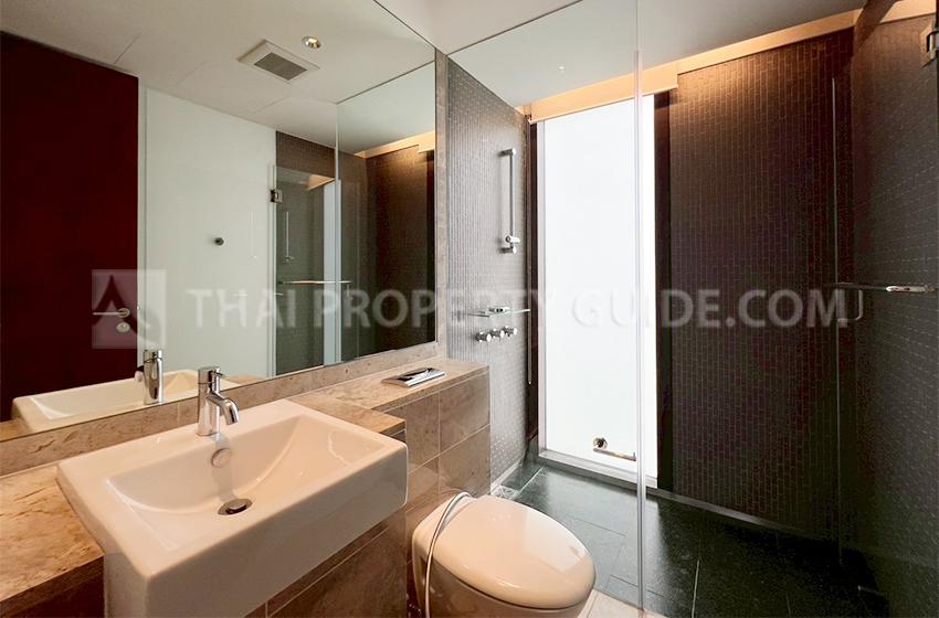 Condominium in Ploenchit : Hansar Rajdamri