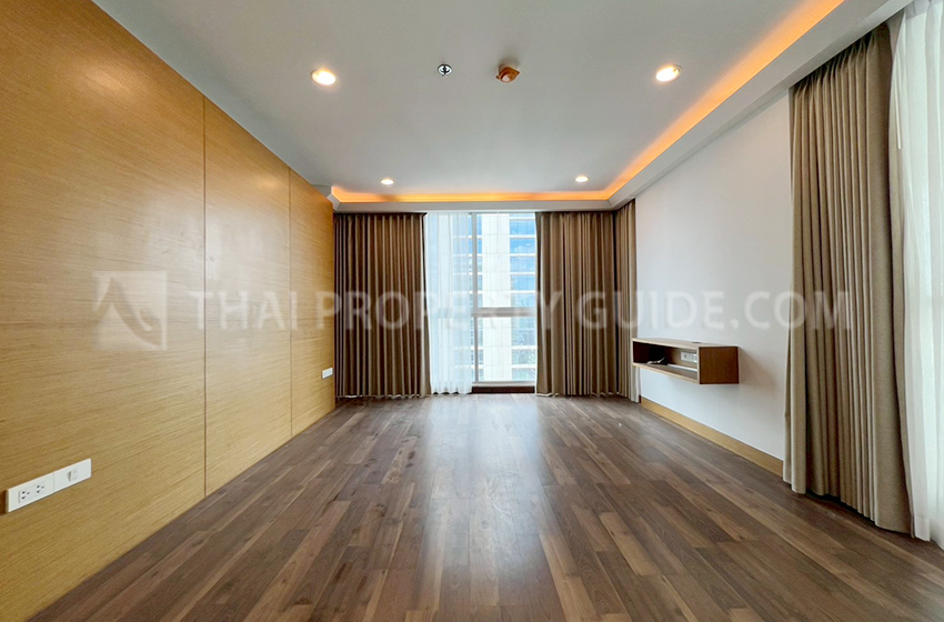 Condominium in Ploenchit 