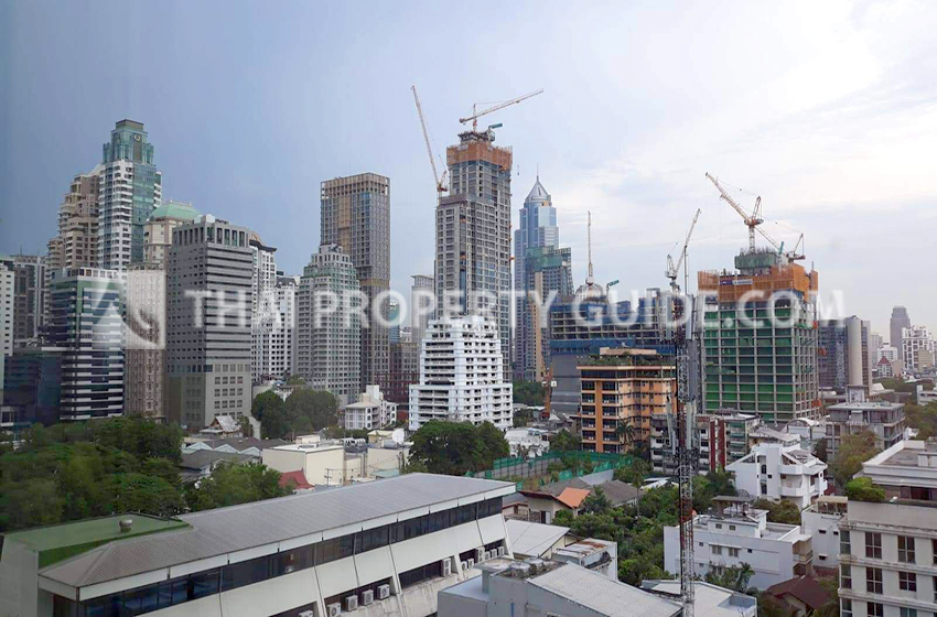 Condominium in Ploenchit 