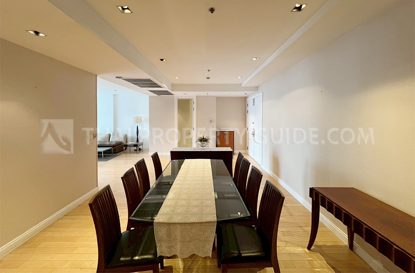 Condominium in Ploenchit : Athenee Residence
