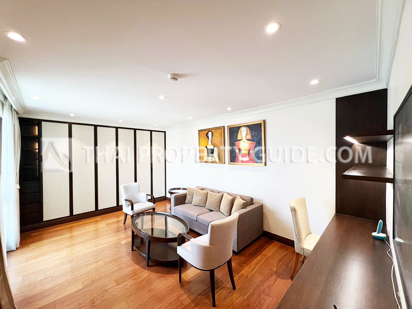Condominium in Ploenchit 