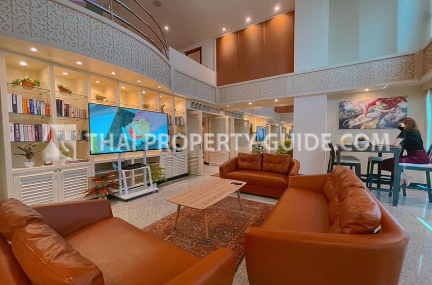 Condominium in Ploenchit 