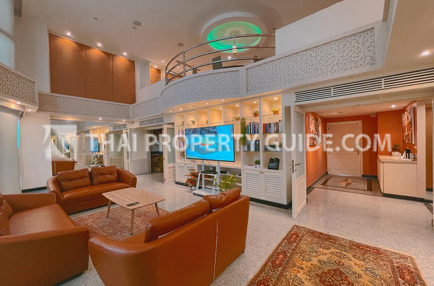 Condominium in Ploenchit 