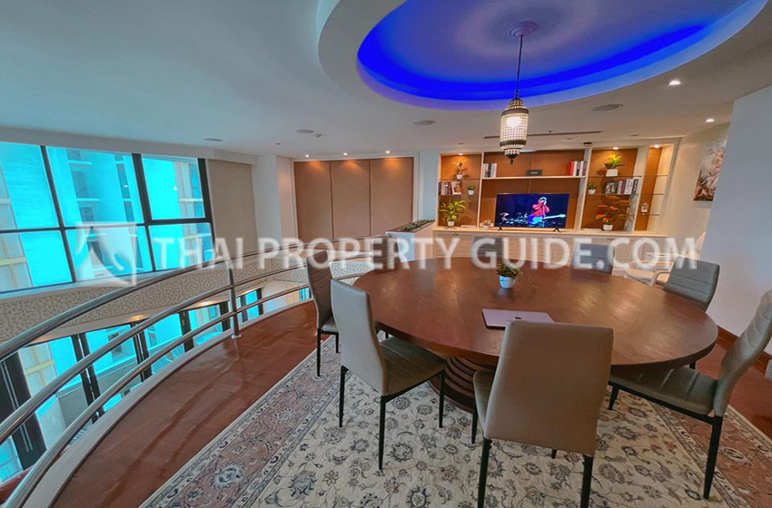 Condominium in Ploenchit 