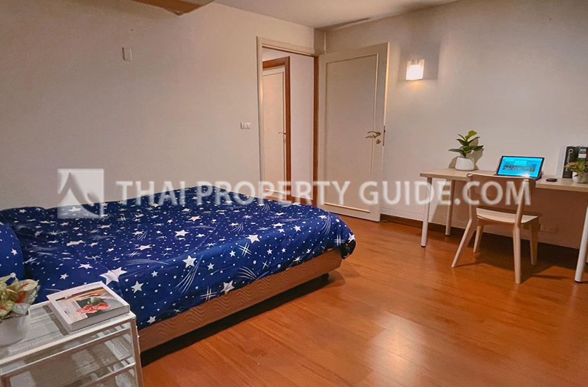 Condominium in Ploenchit 