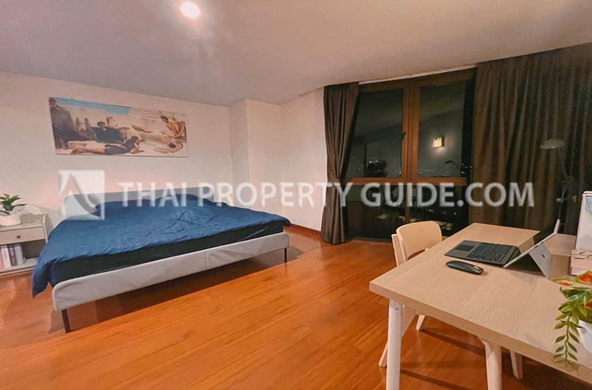 Condominium in Ploenchit 