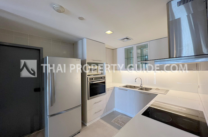 Condominium in Ploenchit 