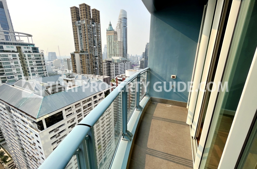 Condominium in Ploenchit 