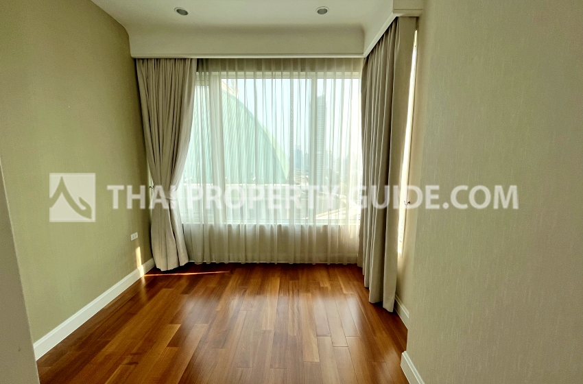 Condominium in Ploenchit 