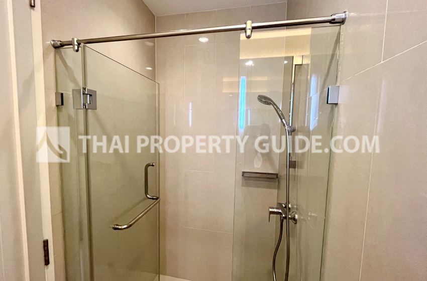 Condominium in Ploenchit 