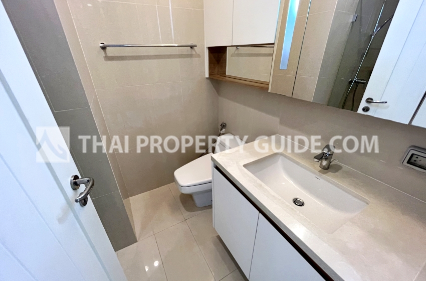 Condominium in Ploenchit 