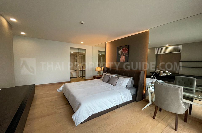Condominium in Ploenchit 