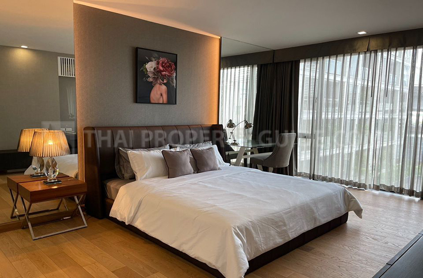 Condominium in Ploenchit 
