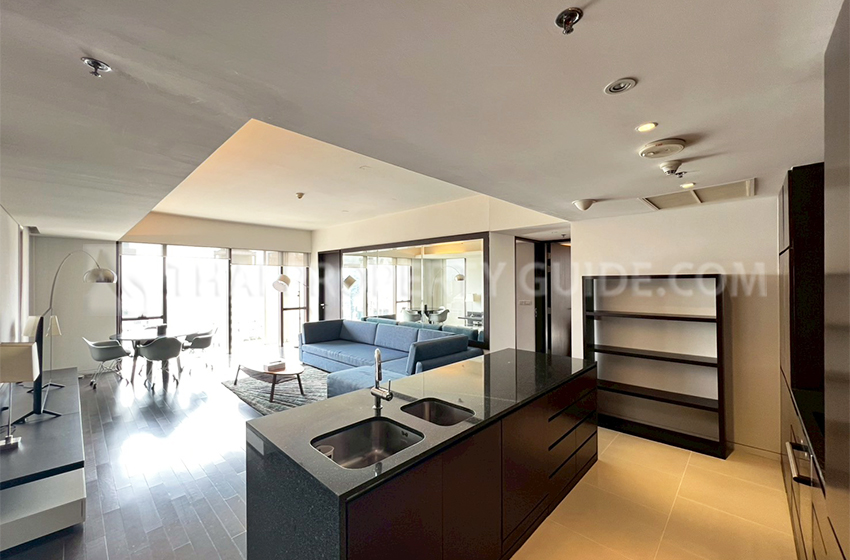 Condominium in Ploenchit : Hansar Rajdamri 