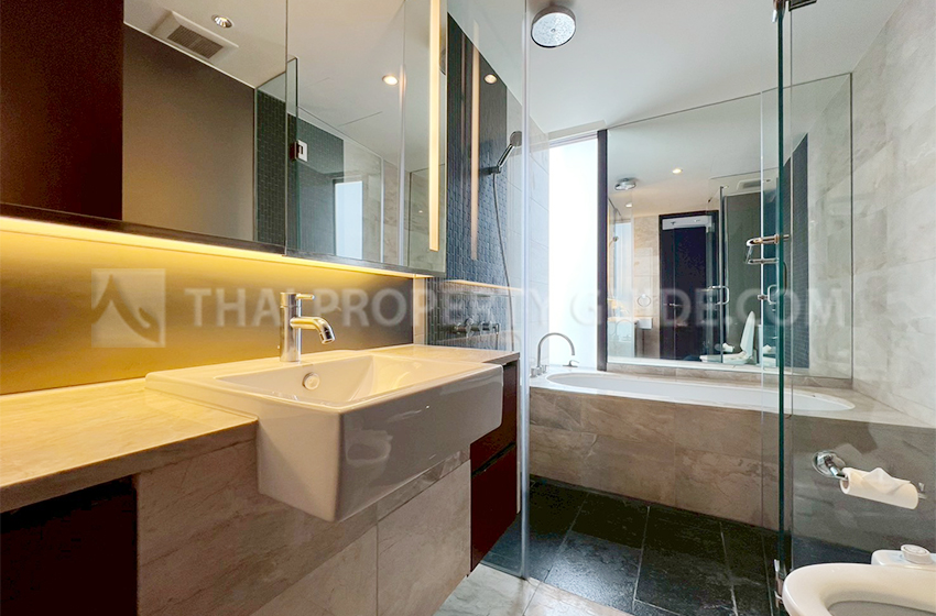 Condominium in Ploenchit : Hansar Rajdamri 