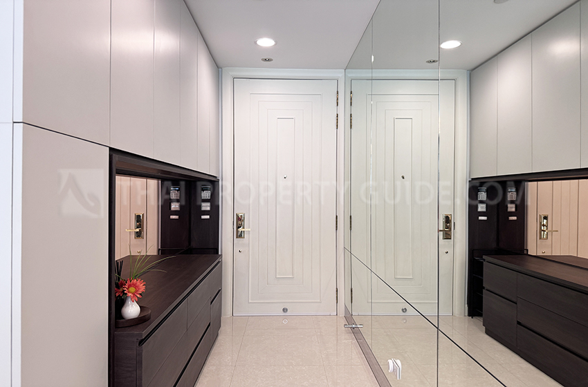 Condominium in Ploenchit 