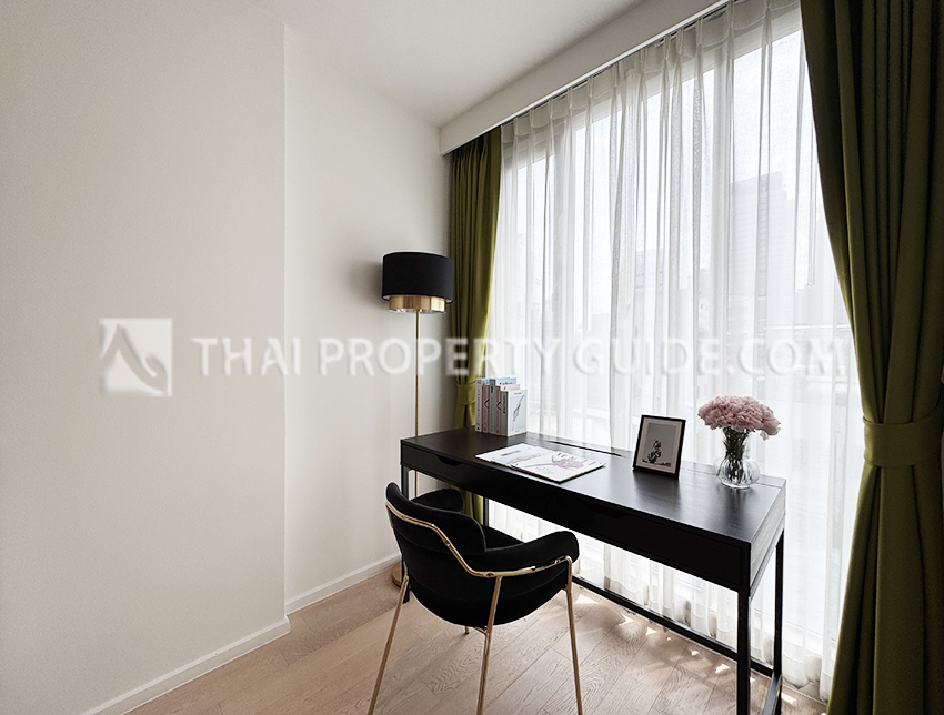 Condominium in Ploenchit 