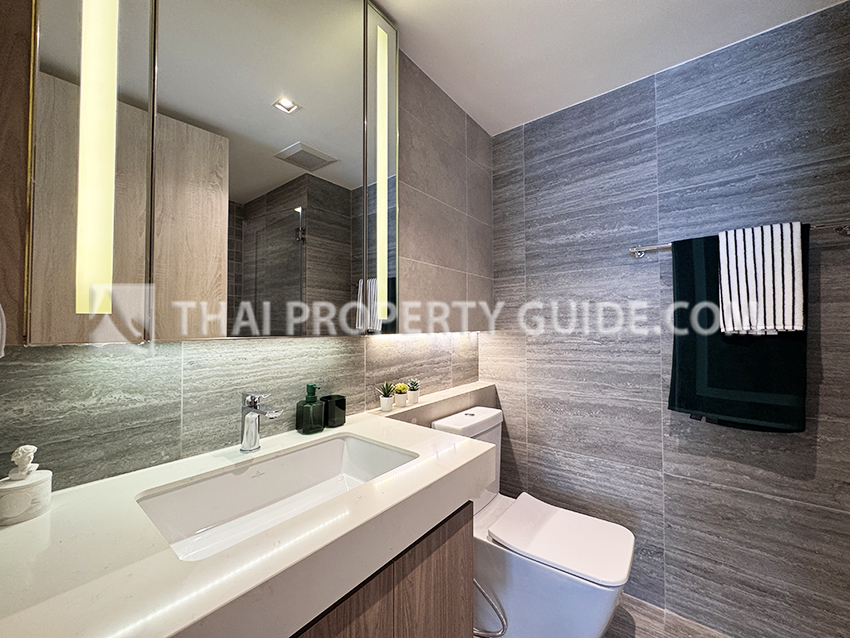 Condominium in Ploenchit 