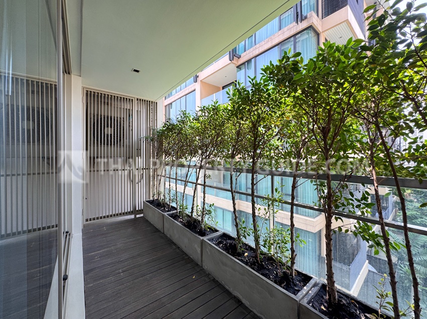 Condominium in Ploenchit 