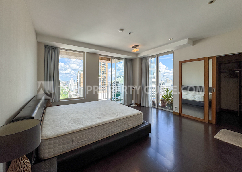 Condominium in Ploenchit 