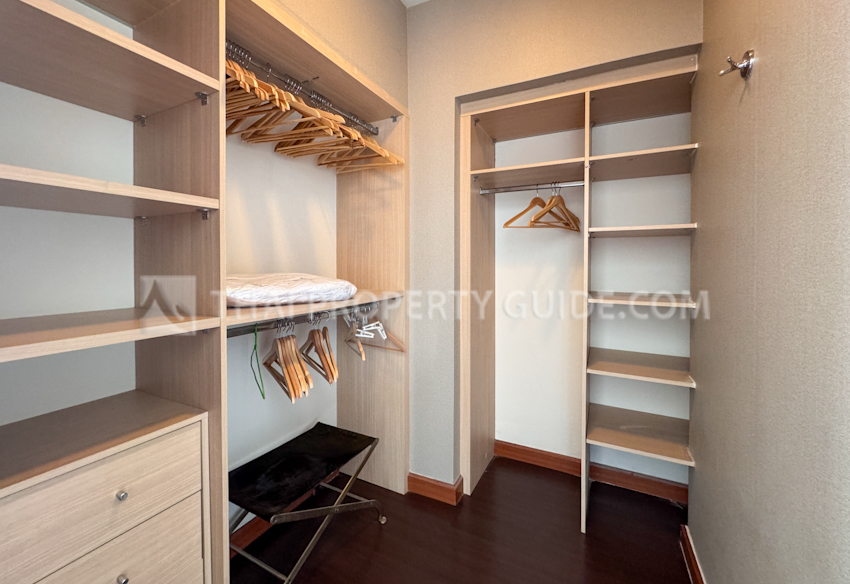 Condominium in Ploenchit 