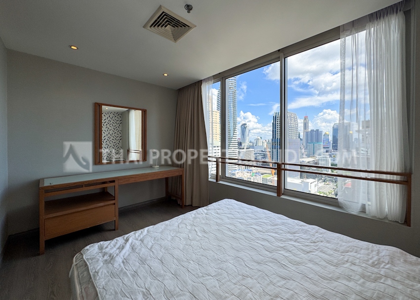 Condominium in Ploenchit 