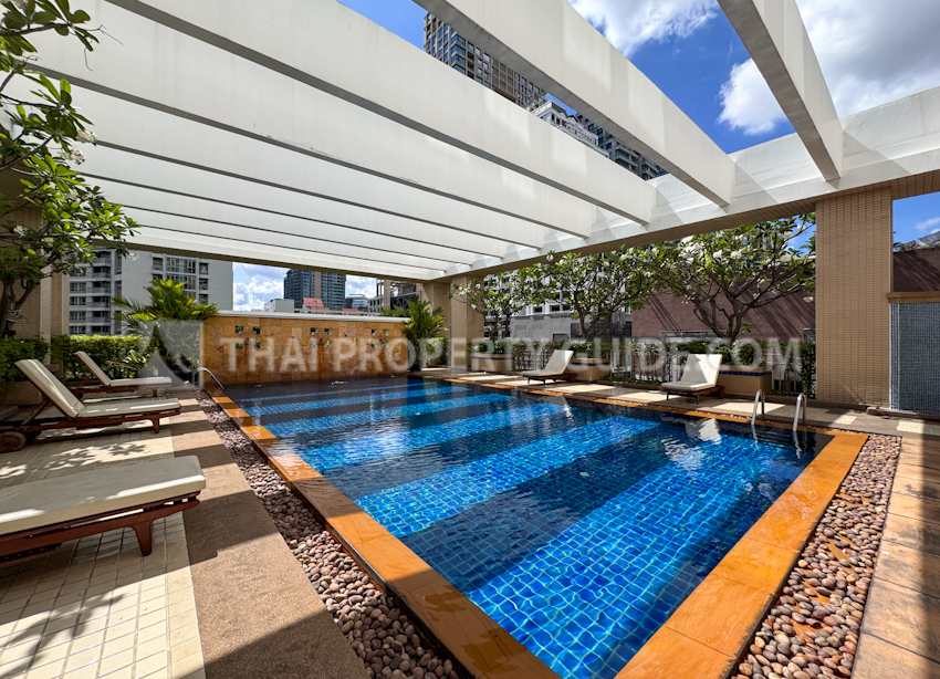 Condominium in Ploenchit 