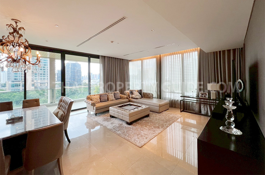 Condominium in Ploenchit