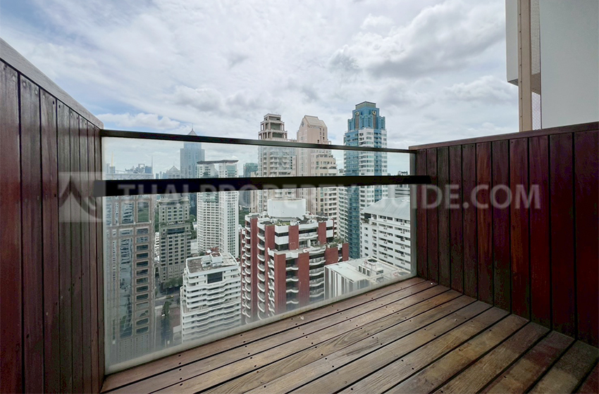 Condominium in Ploenchit : Hansar Rajdamri