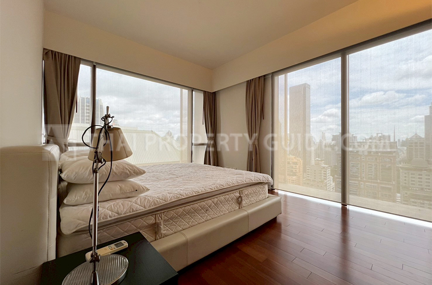 Condominium in Ploenchit : Hansar Rajdamri