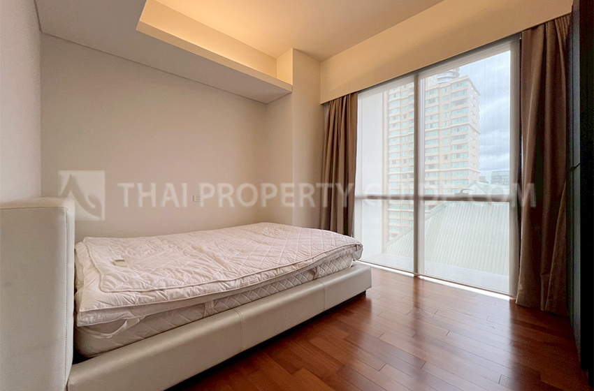 Condominium in Ploenchit : Hansar Rajdamri