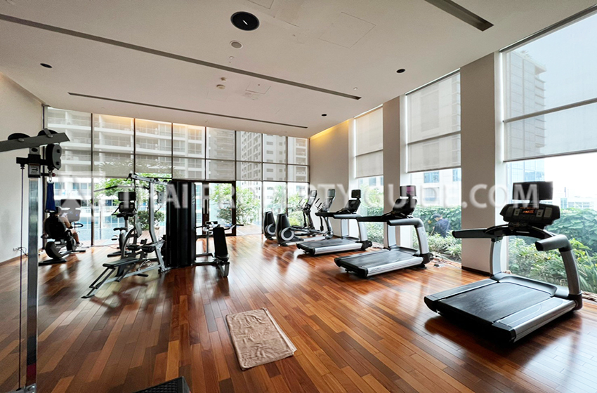 Condominium in Ploenchit : Hansar Rajdamri