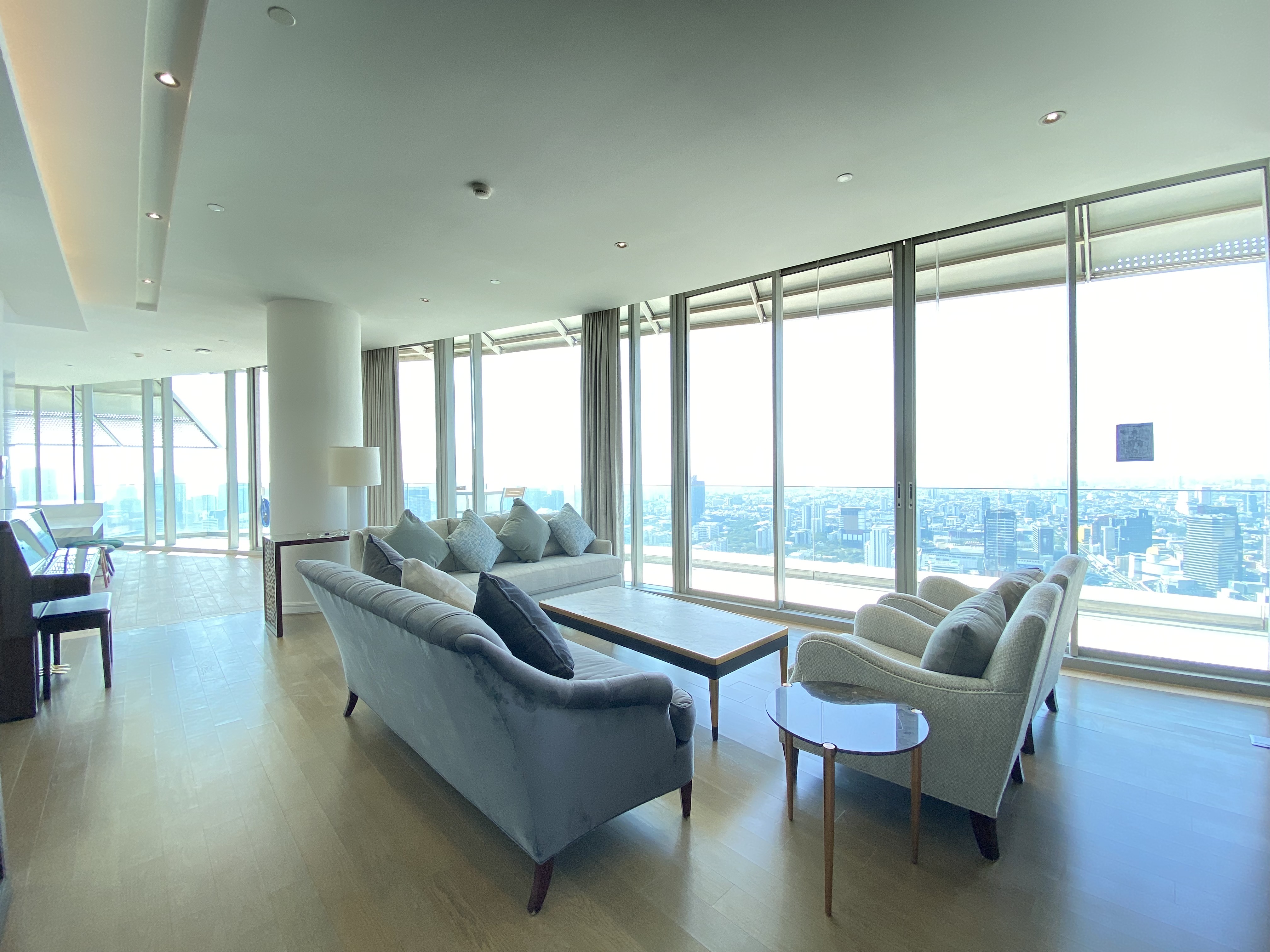 Condominium in Ploenchit : Magnolias Ratchadamri(Condominium) 