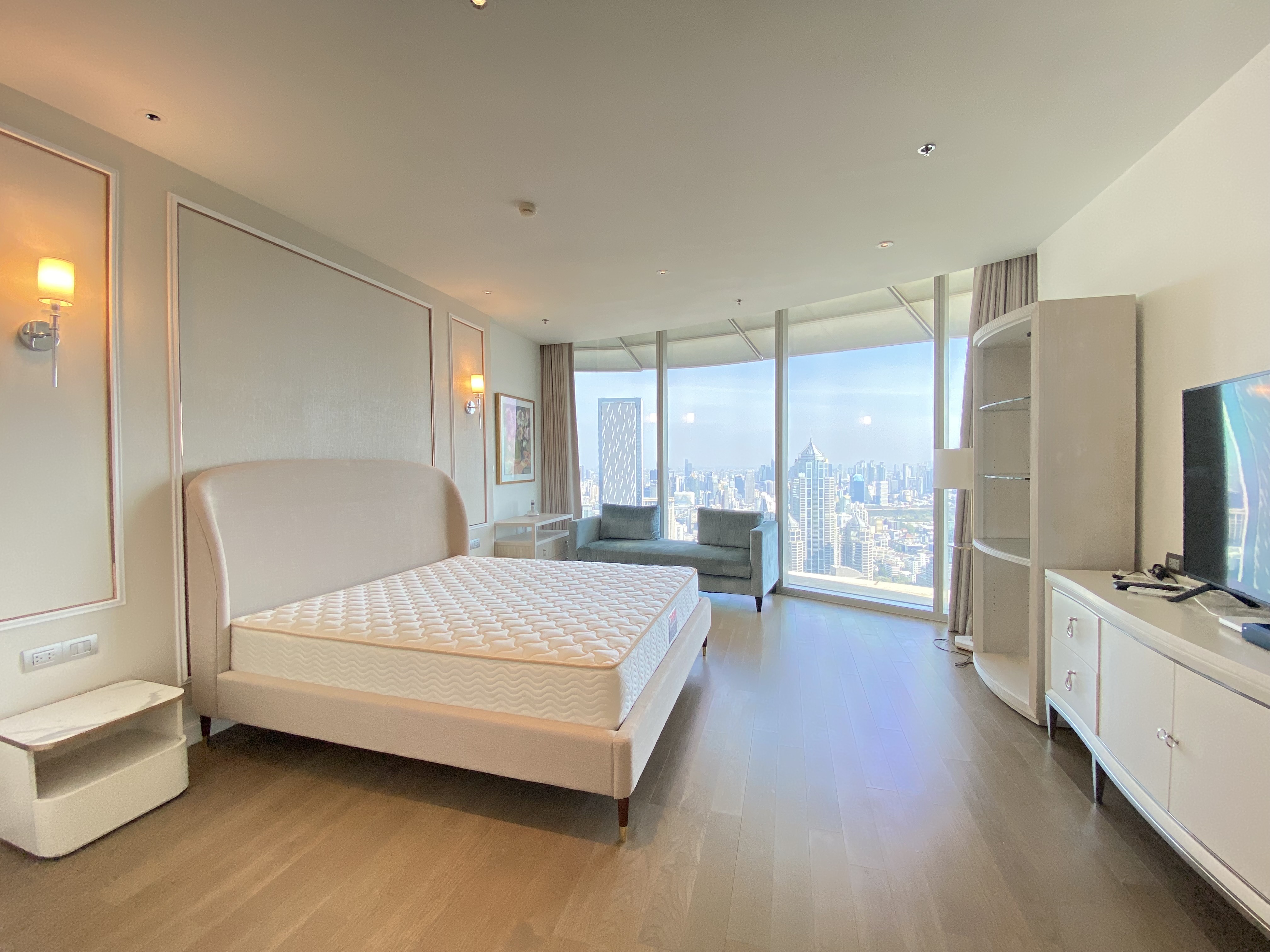 Condominium in Ploenchit : Magnolias Ratchadamri(Condominium) 