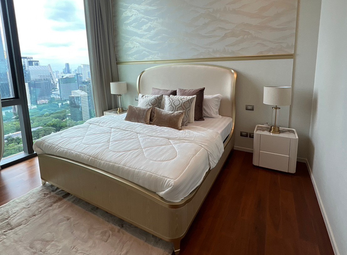 Condominium in Ploenchit 