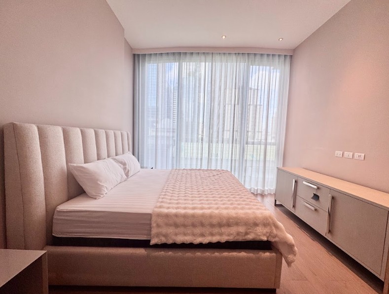 Condominium in Ploenchit 