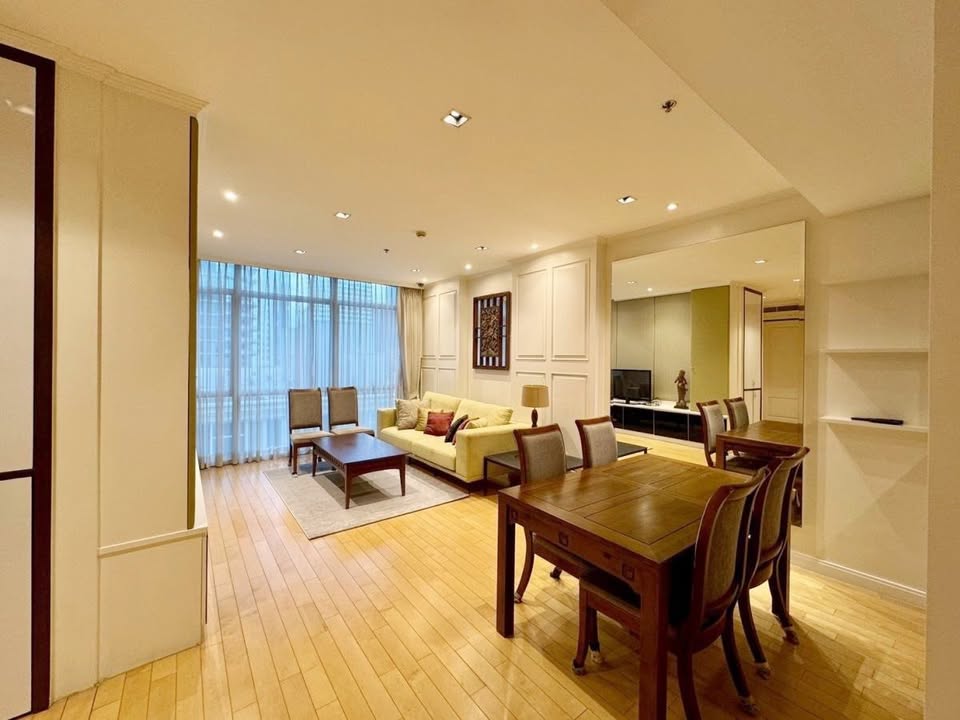 Condominium for rent in Ploenchit Condominium for rent in Ploenchit