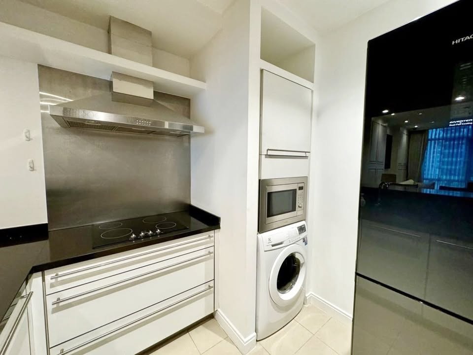 Condominium in Ploenchit : Athenee Residence 