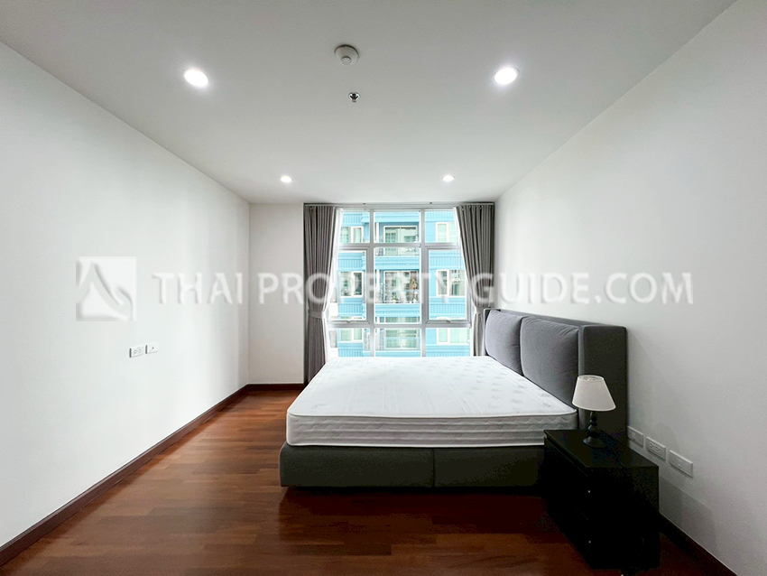 Condominium in Ploenchit 