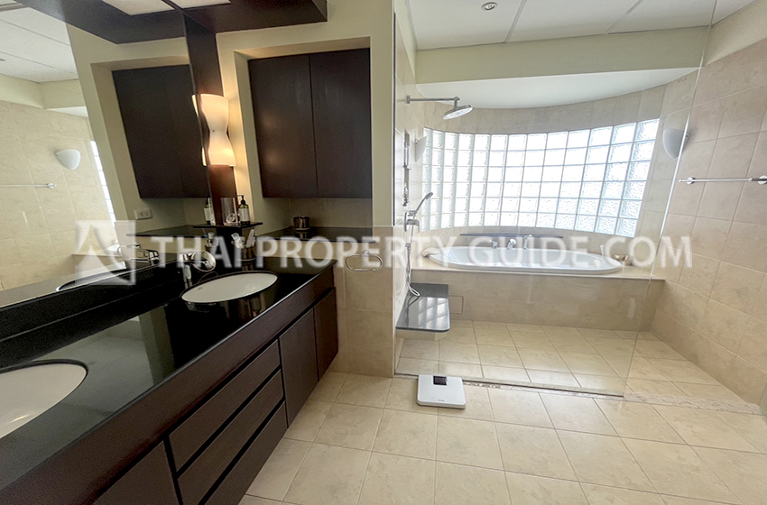 Condominium in Rama 3 