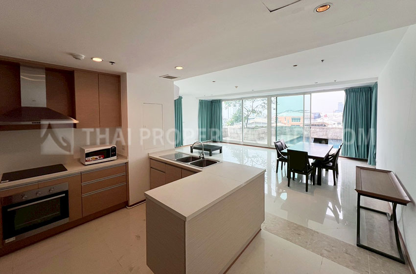 Condominium in Sathorn : The Empire Place Sathorn 