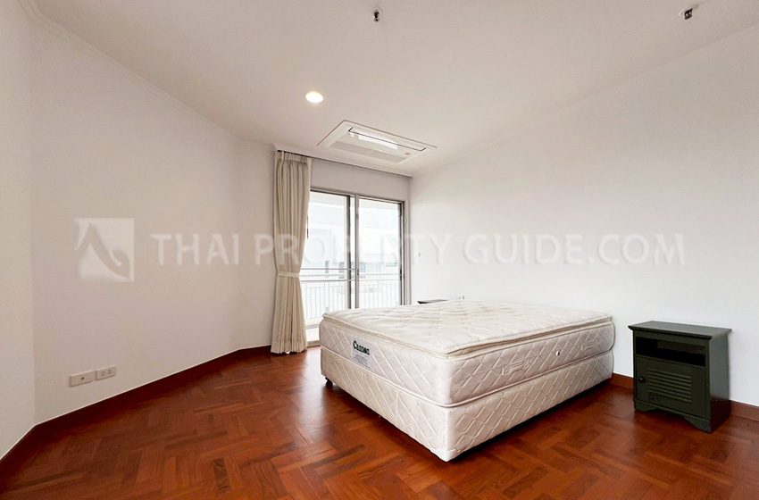 Condominium in Sathorn 
