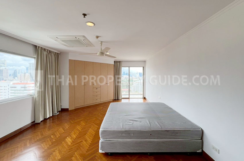 Condominium in Sathorn 