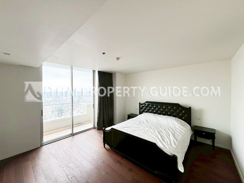 Condominium in Sathorn 