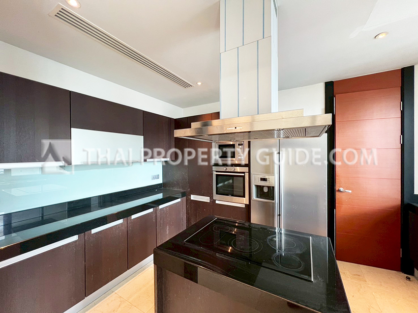 Condominium in Sathorn : The Infinity