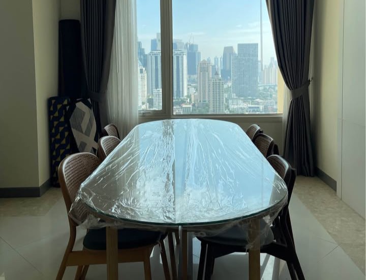 Condominium in Sathorn : The Empire Place Sathorn 