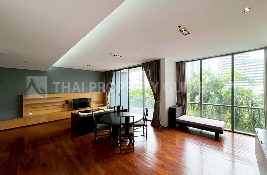Condominium in Sukhumvit : Domus Condo Suk 16 