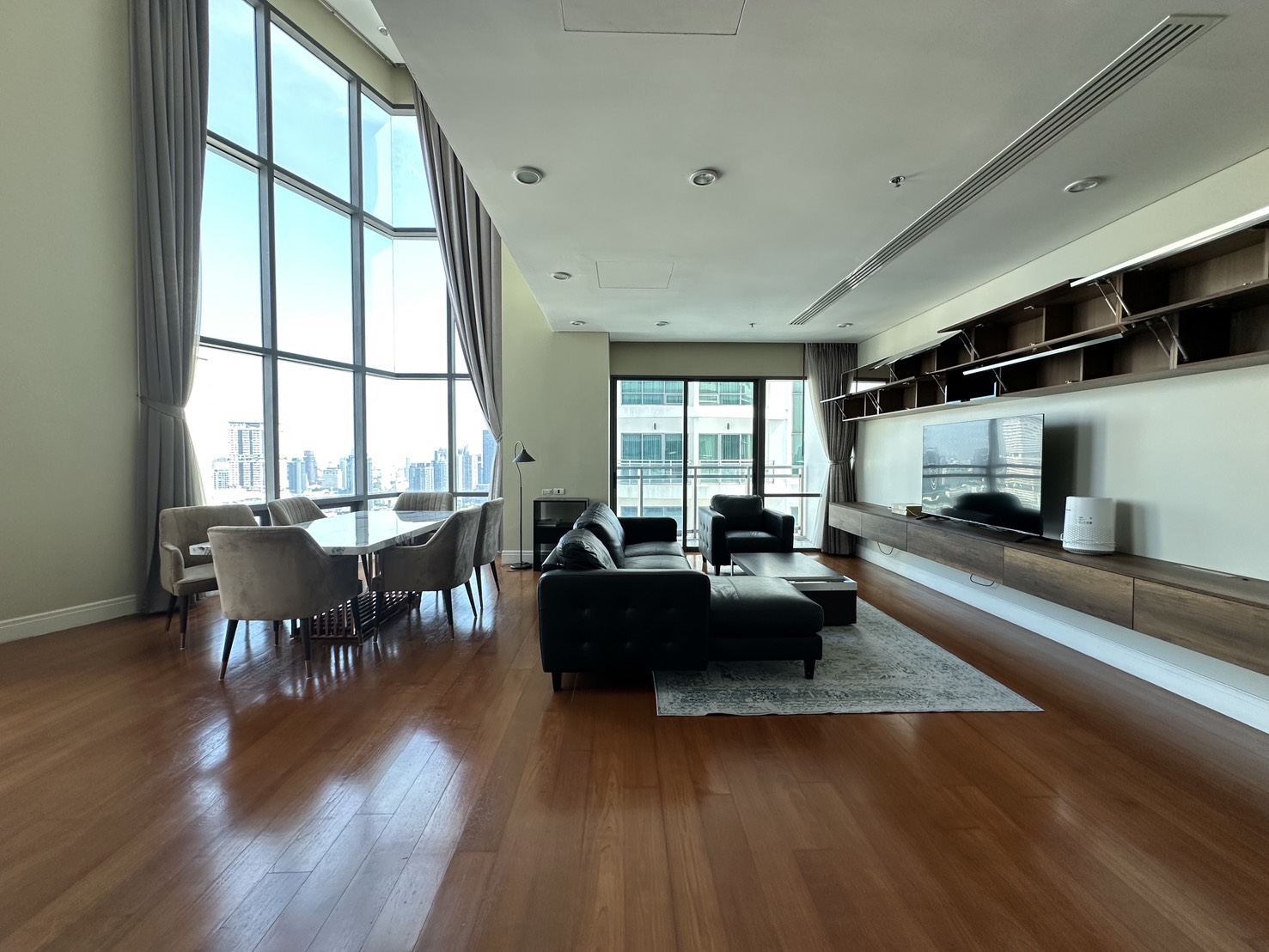 Condominium in Sukhumvit : Bright Sukhumvit 24 