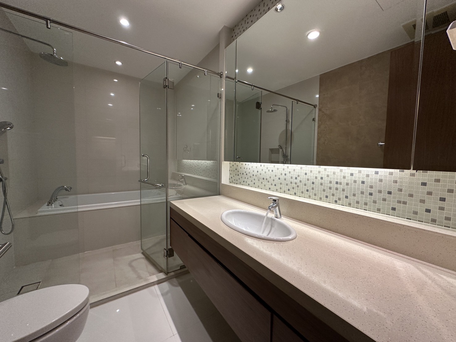 Condominium in Sukhumvit : Bright Sukhumvit 24 